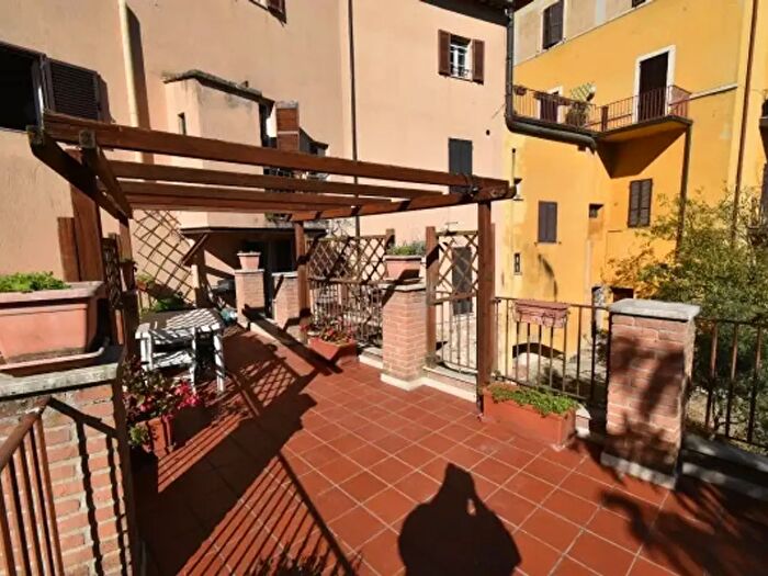 Appartamento quadrilocale in vendita in Via Settembre, Perugia