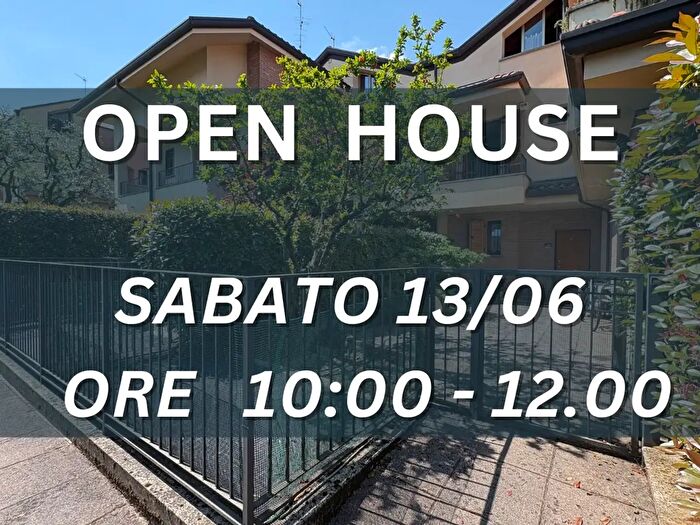 Casa con 5 locali in vendita in Via Mazzini, Biassono