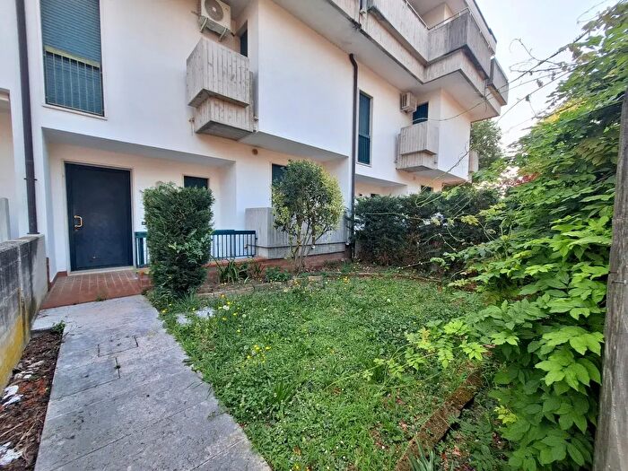 Casa con 5 locali in vendita in Via Roma, Camisano Vicentino