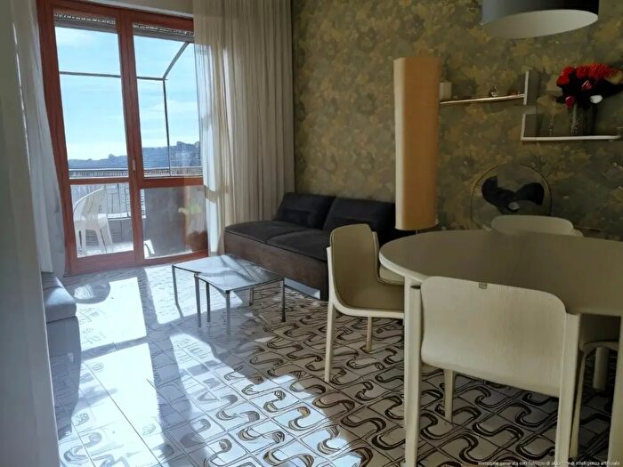 Appartamento bilocale in vendita in Viale Lauri, Rapallo