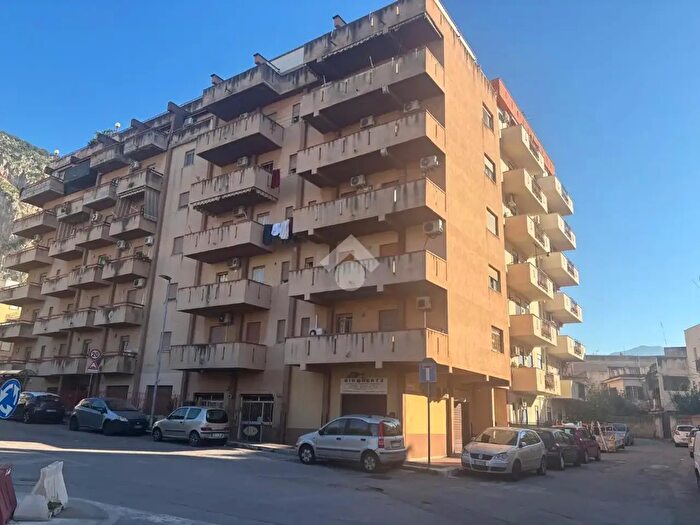 Appartamento trilocale in affitto in Via Salvatore Guastella, Capaci