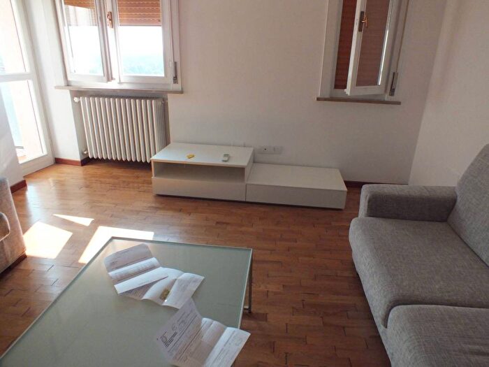 Appartamento bilocale in affitto in Via Fratelli Rosselli, Valletta Paiolo, Mantova