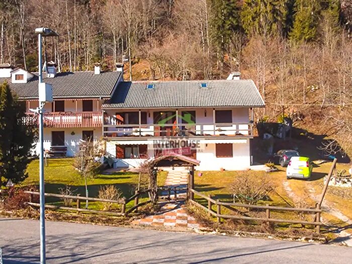 Appartamento con 5 locali in vendita in Località Pezzeda, Barcis