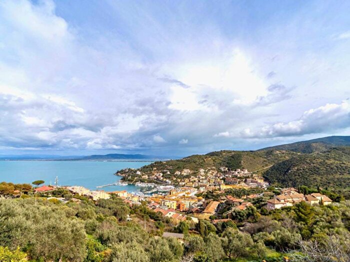 Casa con 6 locali in affitto in Via del Sole, Porto Santo Stefano, Monte Argentario