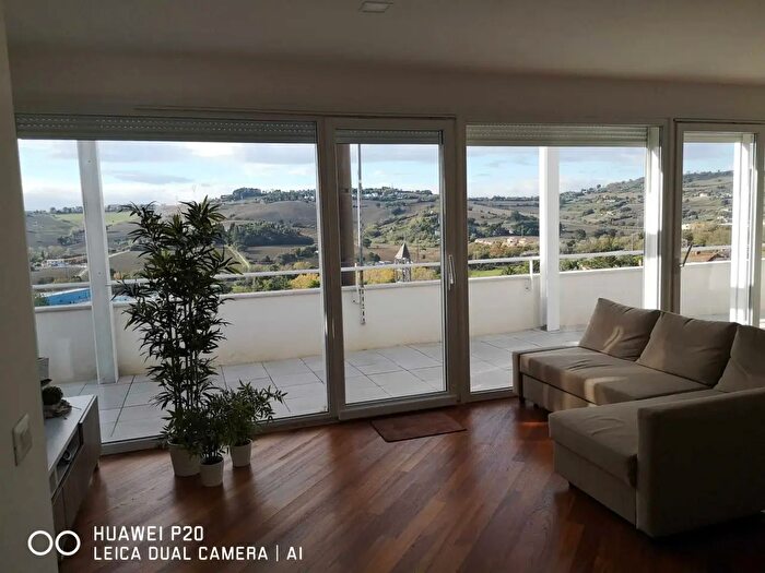 Appartamento quadrilocale in affitto in Via Togliatti, Ancona