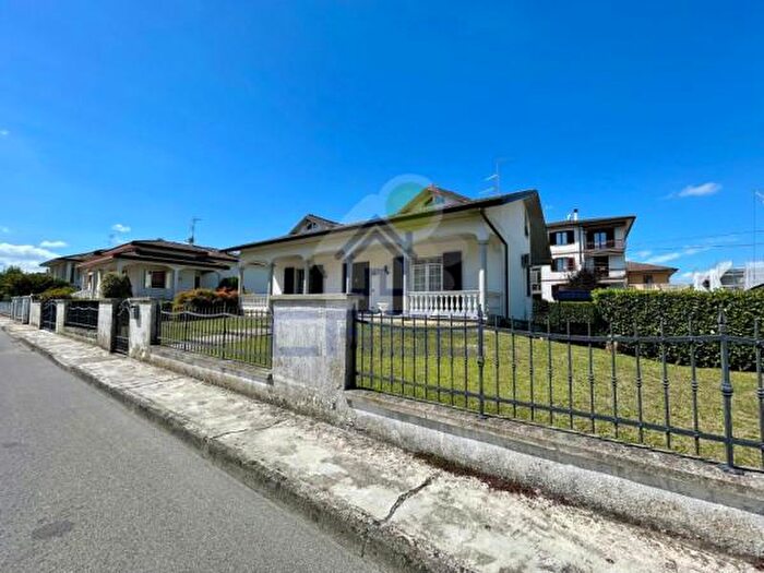 Case in Vendita e in Affitto - 2