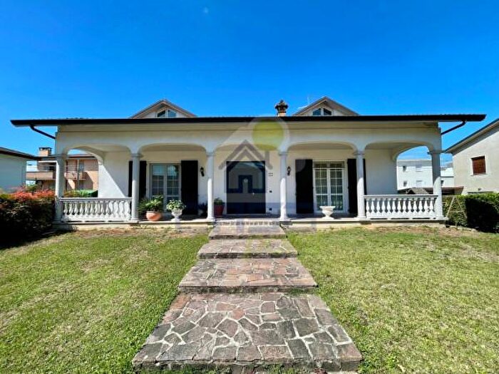 Casa con 5 locali in vendita in Colombo, Castel San Giovanni