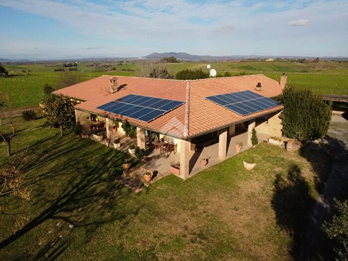 Casa con 6 locali in vendita in Strada Vitellonara, Montalto Di Castro