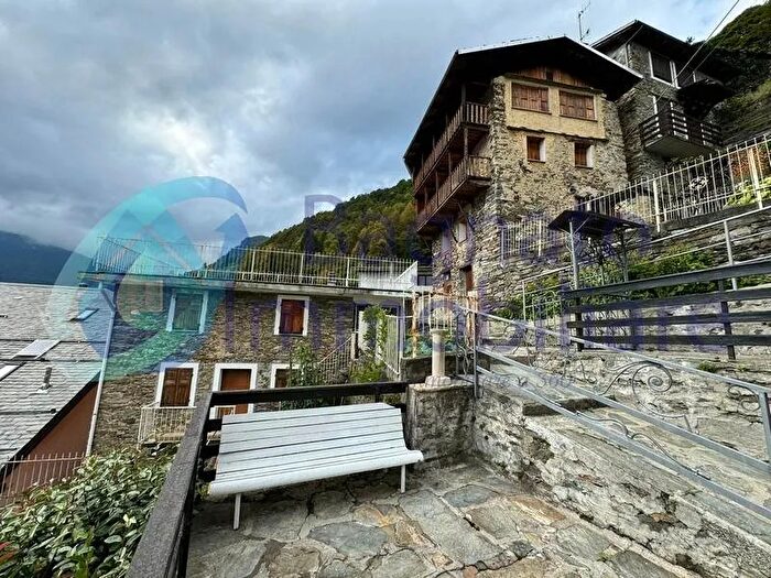 Casa con 5 locali in vendita in Rossa, Borgosesia