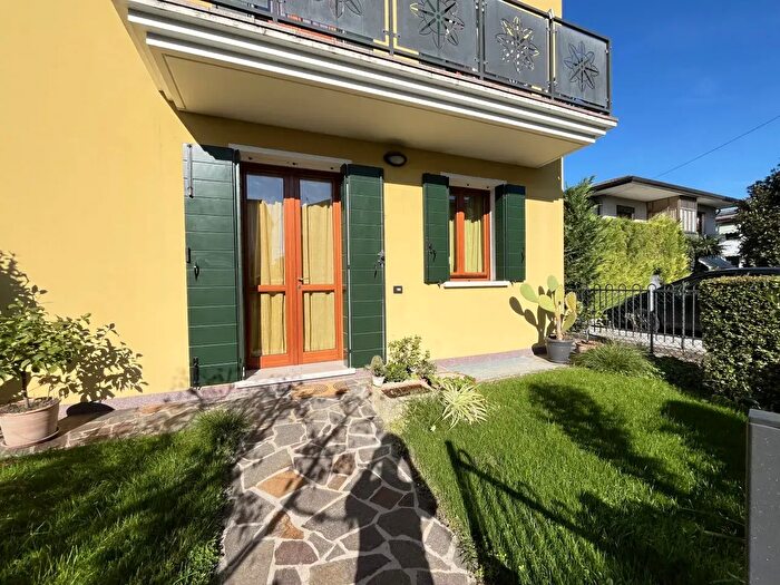 Casa con 6 locali in vendita in Via Rovigno, Saccolongo