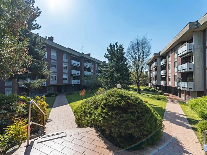 Appartamento quadrilocale in affitto in Via Mascagni, Lainate