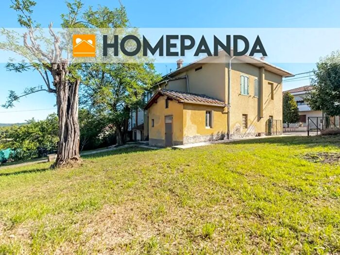 Casa con 14 locali in vendita in Via Crocetta, San Gimignano