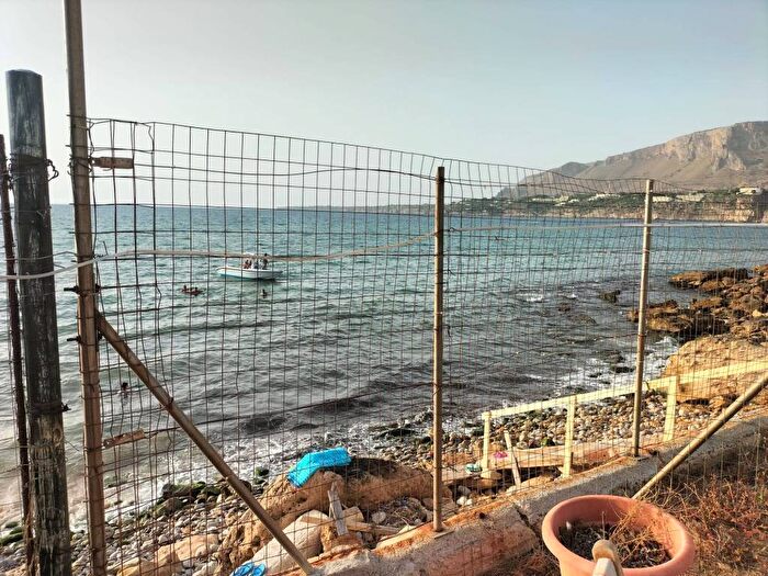 Casa trilocale in affitto in San Cataldo, Trappeto