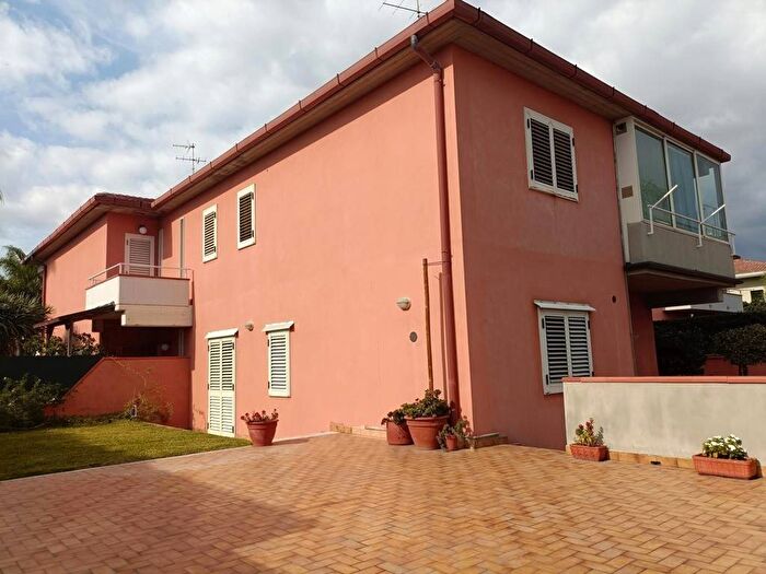 Appartamento con 5 locali in affitto in Via Campania, Centro, San Giovanni la Punta