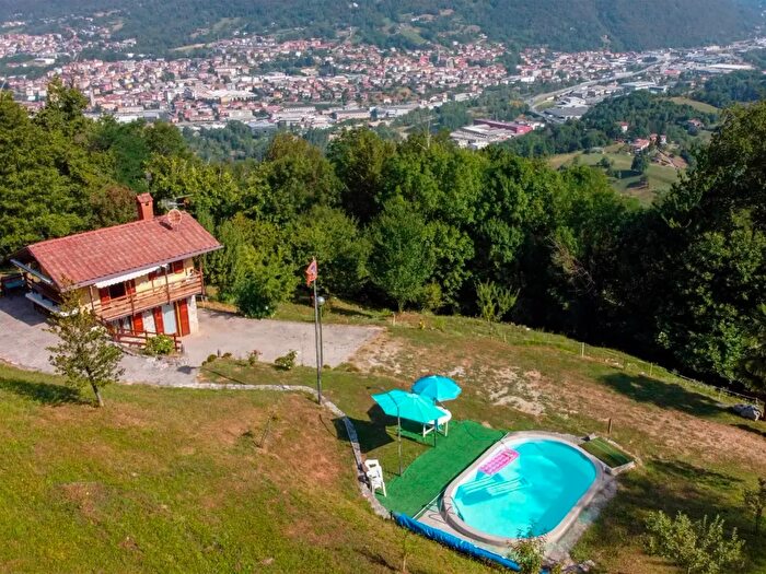 Casa bilocale in vendita in Via Cedrina, Albino