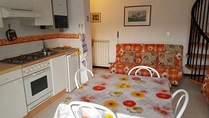 Appartamento bilocale in vendita in Ameglia