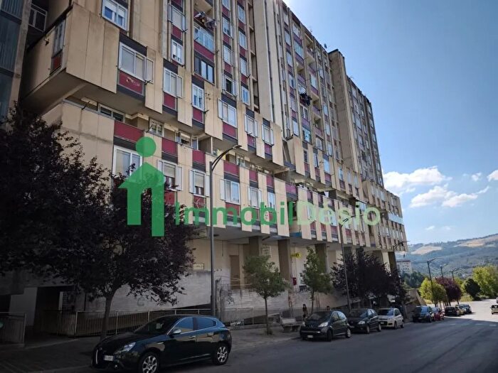 Casa con 6 locali in vendita in Via Tirreno Potenza, Potenza