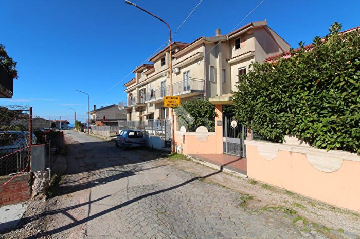 Appartamento quadrilocale in vendita in Via S Leonardo, Ogliastro Cilento