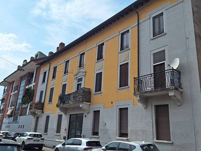 Appartamento bilocale in affitto in Via Sibari, Vigentino Fatima, Milano