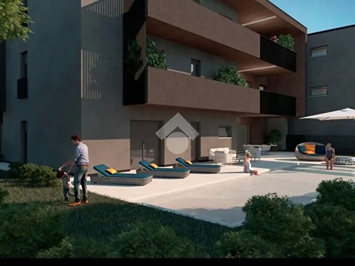 Appartamento quadrilocale in vendita in Via Canova, Dolo