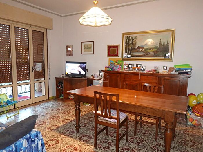 Casa con 6 locali in vendita in Suzzara