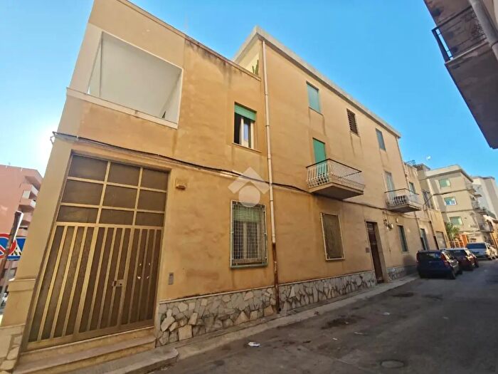 Appartamento quadrilocale in vendita in Via Papa Giovanni XXIII, Erice