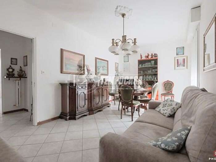 Appartamento trilocale in vendita in Via Enio Gnudi, Bologna