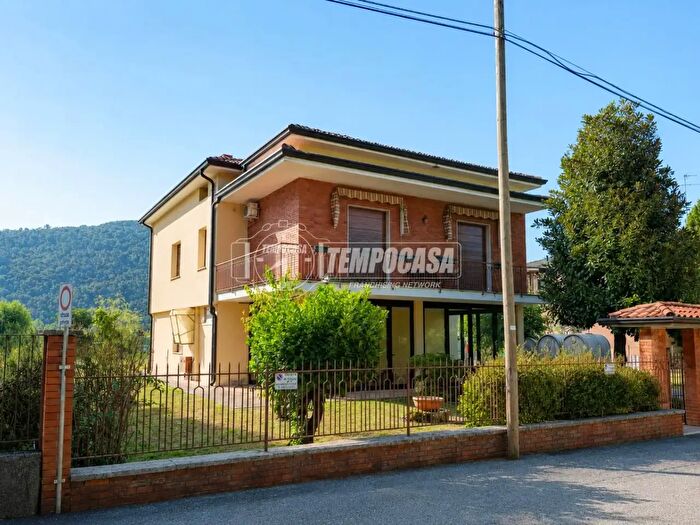 Casa in vendita in Botticino