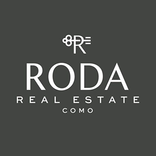 Appartamento con 9 locali in vendita in Como