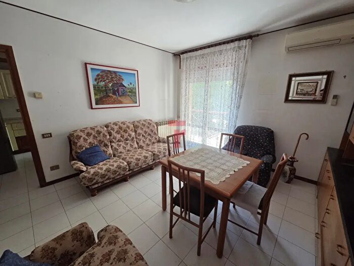 Appartamento quadrilocale in vendita in Via Cristoforo Colombo, Cadoneghe