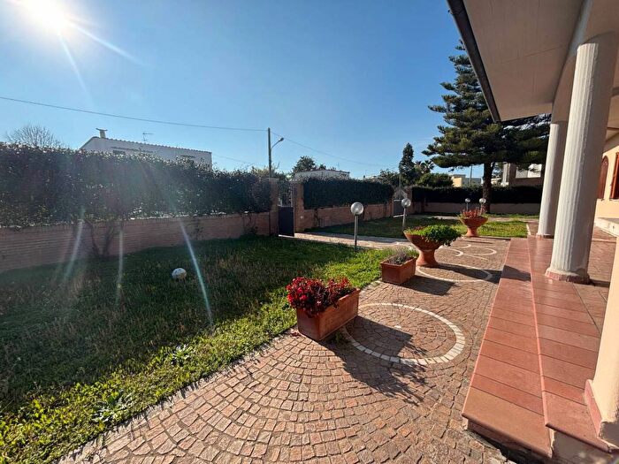 Casa con 6 locali in affitto in Viale Principessa Clotilde, Centro, Sabaudia