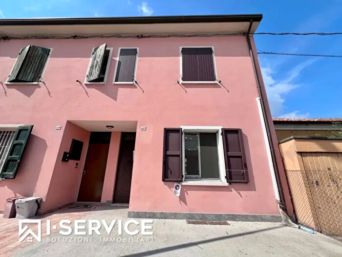 Appartamento quadrilocale in vendita in Via Cesenatico, Cesena