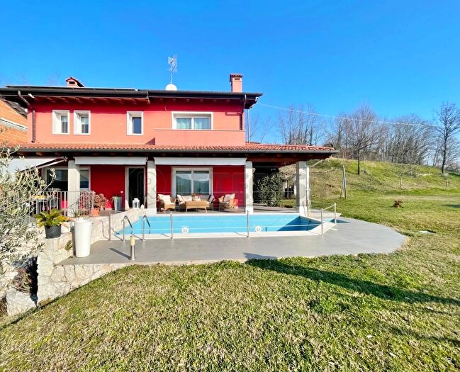 Casa con 10 locali in vendita in Arzignano
