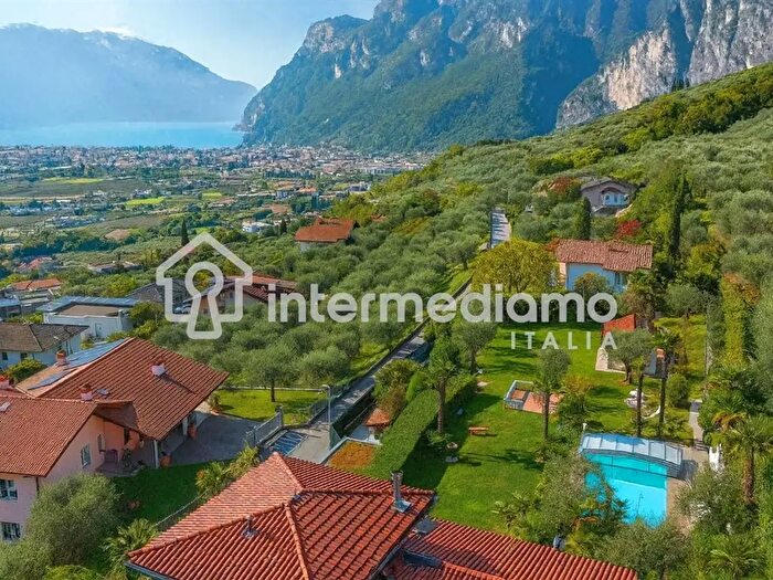 Casa quadrilocale in vendita in Riva Del Garda