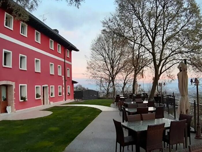 Casa con 6 locali in vendita in Caneva