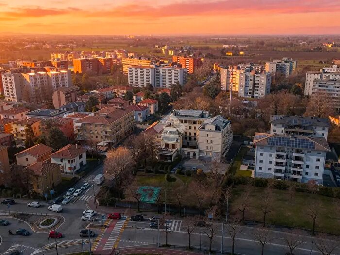 Appartamento quadrilocale in vendita in Via Volturno, Parma