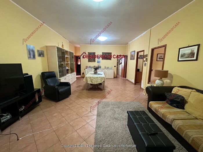 Casa con 6 locali in vendita in Altavilla Milicia