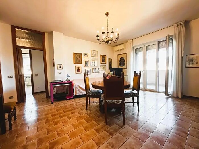 Appartamento trilocale in vendita in Via Piemonte, Bernareggio