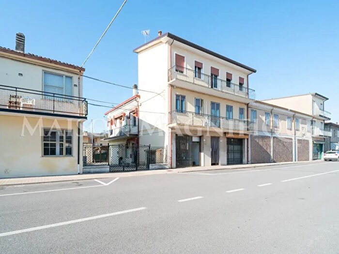 Casa trilocale in vendita in Piazza Vittorio Veneto, Codigoro