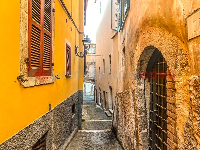 Appartamento con 7 locali in vendita in Vicolo delle Monachelle, Alatri