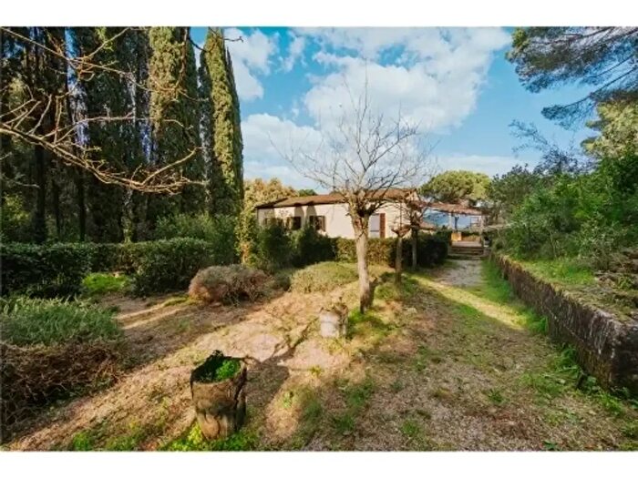 Casa con 14 locali in vendita in Portoferraio