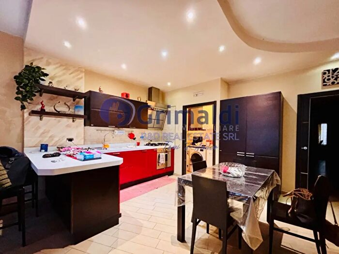 Appartamento con 5 locali in vendita in Via San Francesco dAssisi, Bagheria