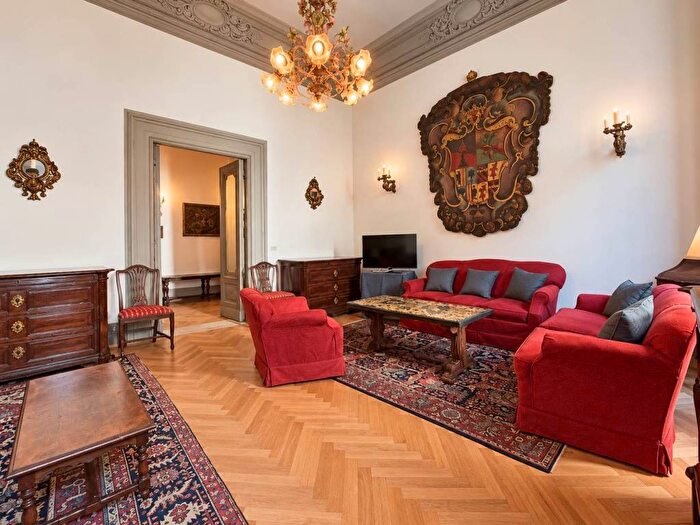 Appartamento quadrilocale in affitto in Borgo Ognissanti Il Prato, Firenze