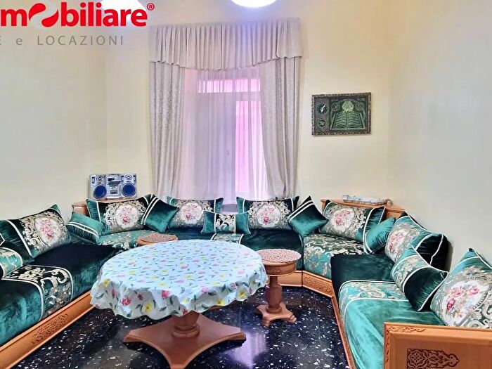 Appartamento trilocale in vendita in Via Tommaso Cornelio, Napoli