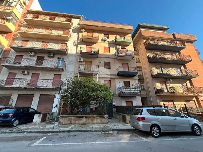 Appartamento quadrilocale in vendita in Appartamento Via Dogali, Palermo