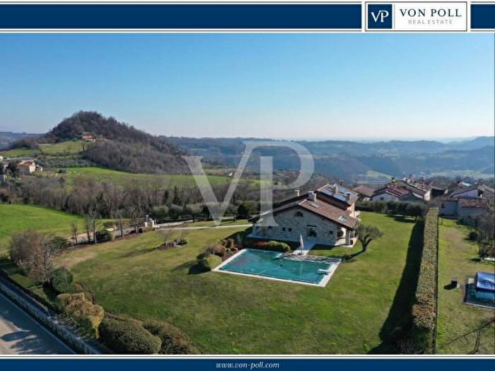 Casa con 6 locali in vendita in Via Monte Schiavi, Castelgomberto