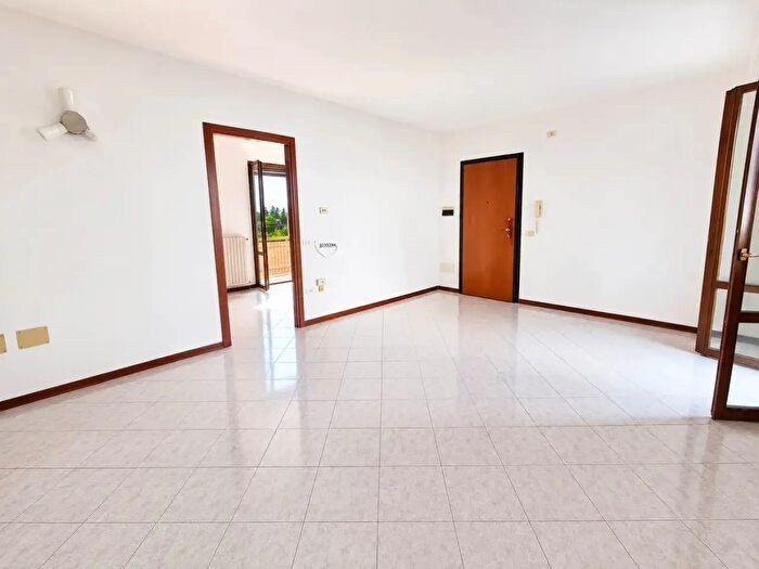 Appartamento con 5 locali in vendita in Forli'