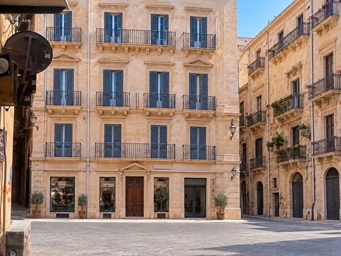 Appartamento bilocale in vendita in Piazza Garraffello Snc, Palermo
