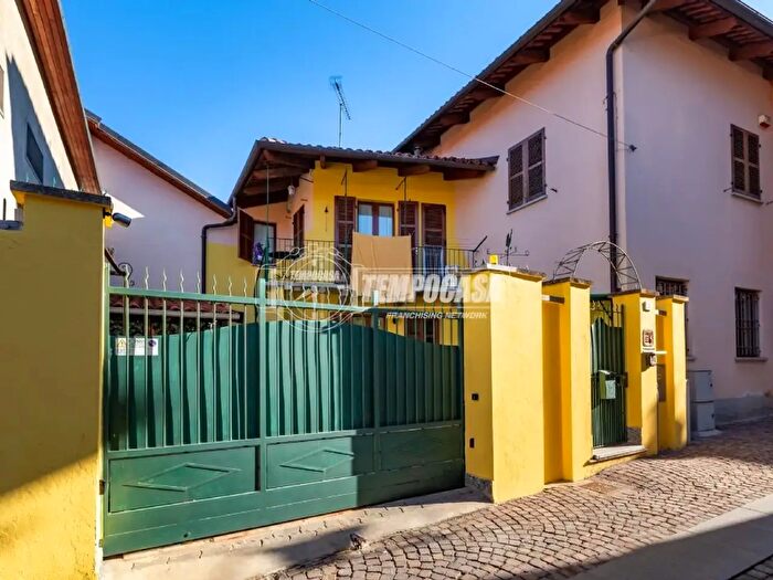 Casa bilocale in vendita in Via Roma, Rosta