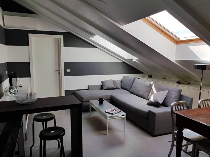 Appartamento trilocale in affitto in Via Tortona, Solari Washington, Milano